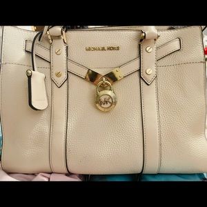 Authentic Michael Kors Nouveau satchel LRG Leather
